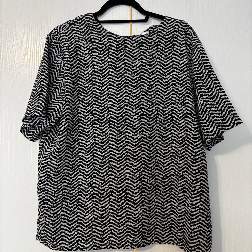 Jordan Black and White Patterned Top